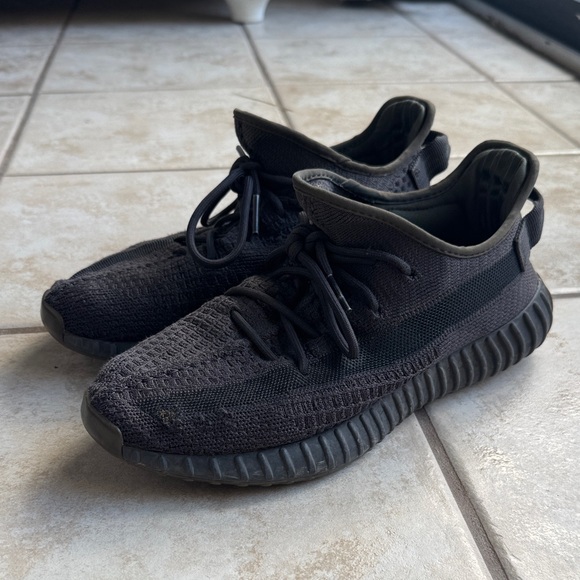Yeezy 350 Boost Black main image 5